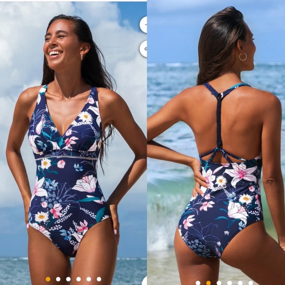 CUPSHE Onepiece Swimsuit NWT. Size Med. Navy plunge V neck /Floral.